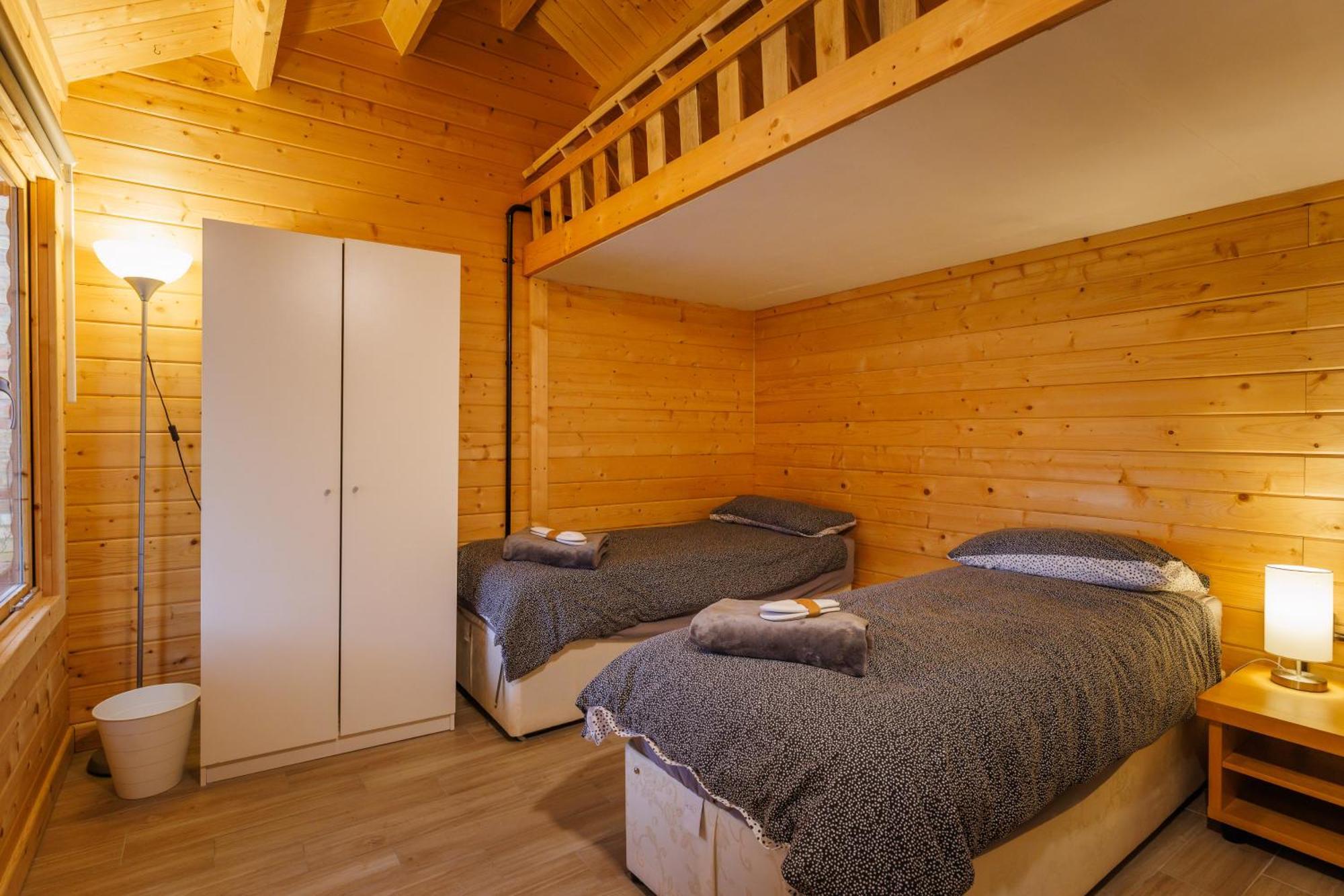 Spacious Cabin Evcharger And Free Parking Near Cambridge Dış mekan fotoğraf